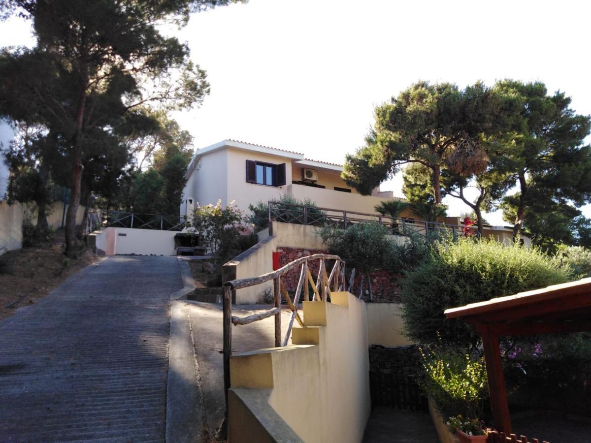 Villa Panoramica Immersa Nel Verde Porto Pino Exteriér fotografie