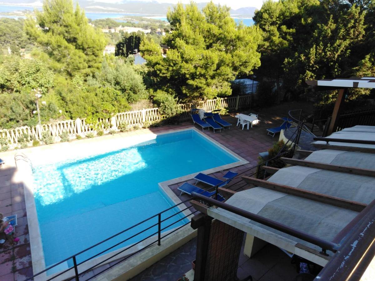 Villa Panoramica Immersa Nel Verde Porto Pino Exteriér fotografie